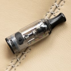 Electronic Cigarettes Wenax M2 Leather Edition Kit - GeekVape pas cher